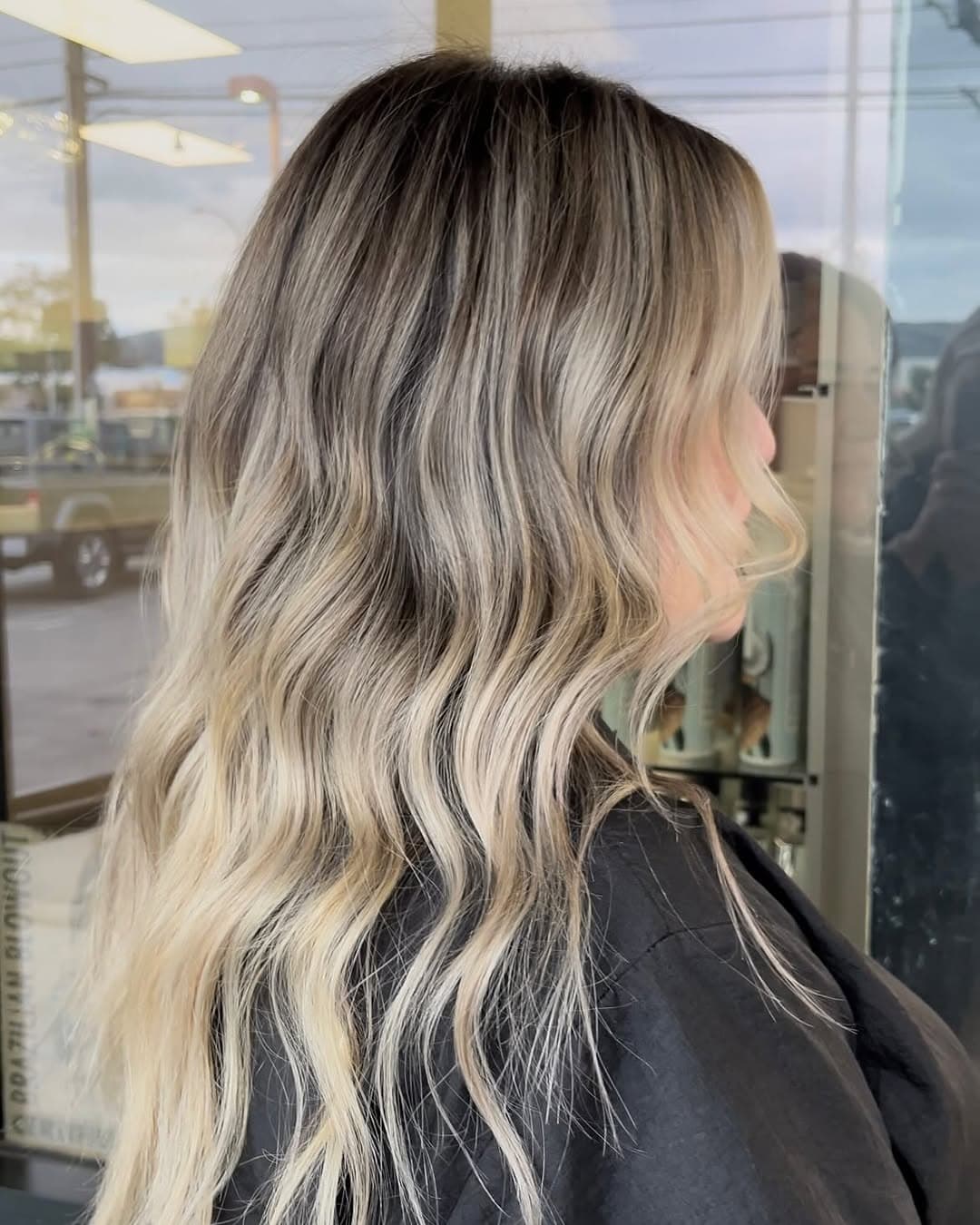 +blend.
blonde is in 🕺
#blonde #oc #hairstylist