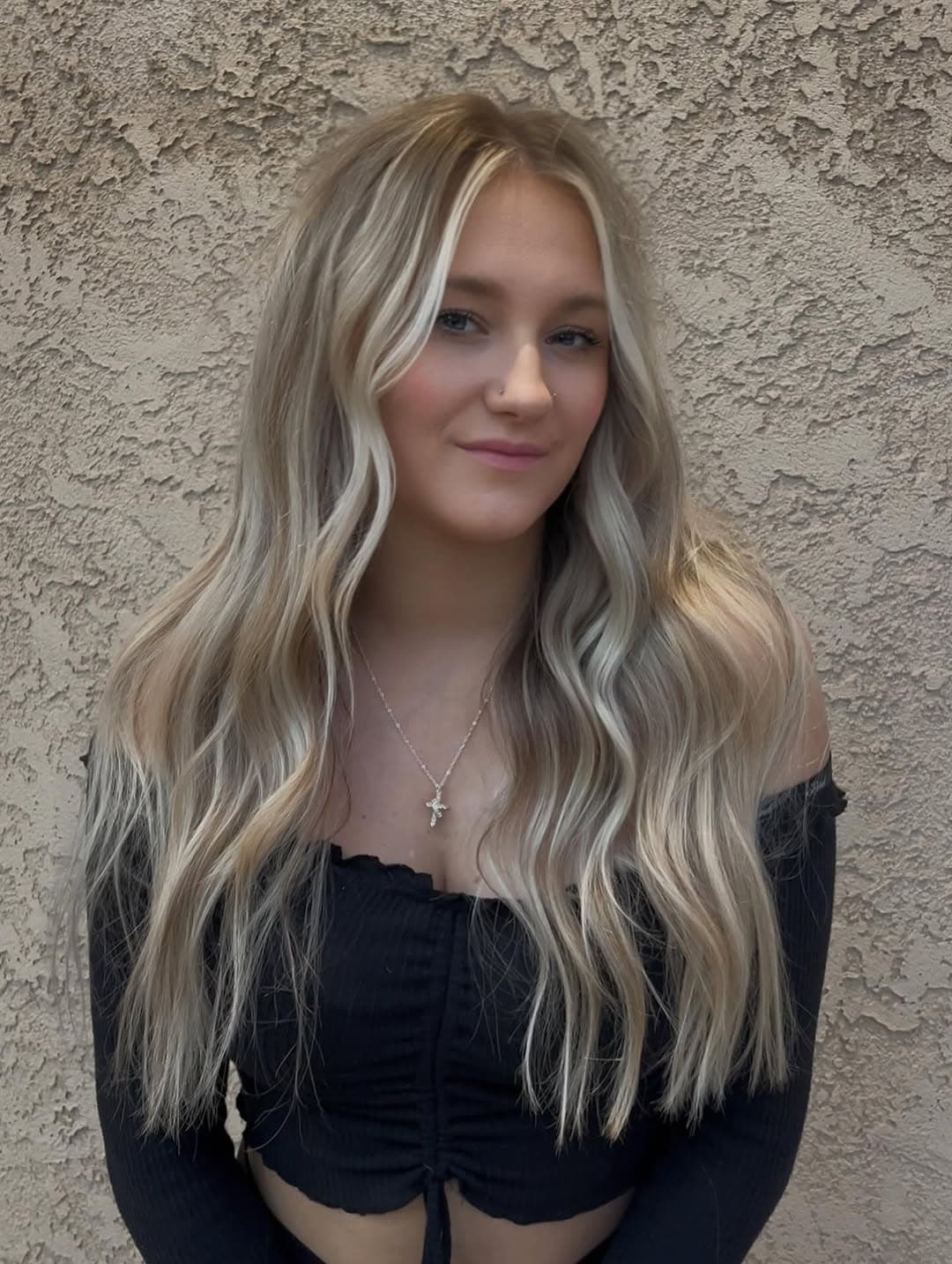 blonde bombshell ⚡️🍒💋
1 row of 18” @thehairshopinc smart weft 😍
+main goal volume + a little length
•my girls w/ fine hair one row of the smart weft extensions will be a game changer for you!!
Dm me to know how extensions can benefit you!