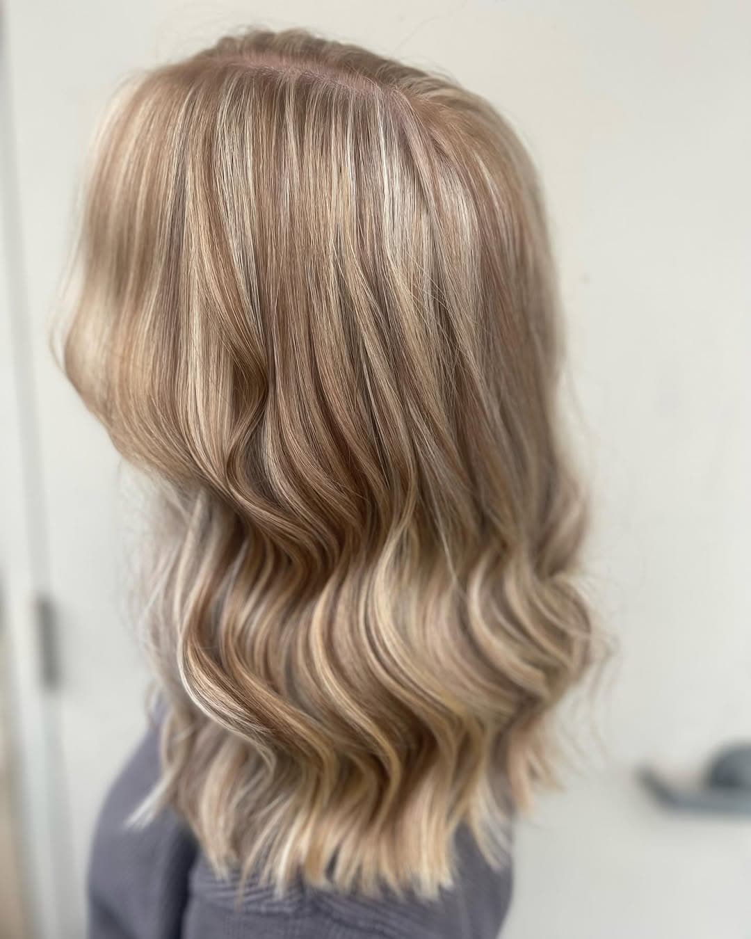 Strawberries & Cream 🍓
.
.
.
#hairbybrittneydubia #salon860west #strawberryblonde #blonde #beforeandafter #hair #highlights #lowlights #lighthair #haircolor #color #orangecounty #brea #matrix #joico #hairtransformation #hairstylist #haircut #hairideas #hairtrends #trending #redhair #beachwaves