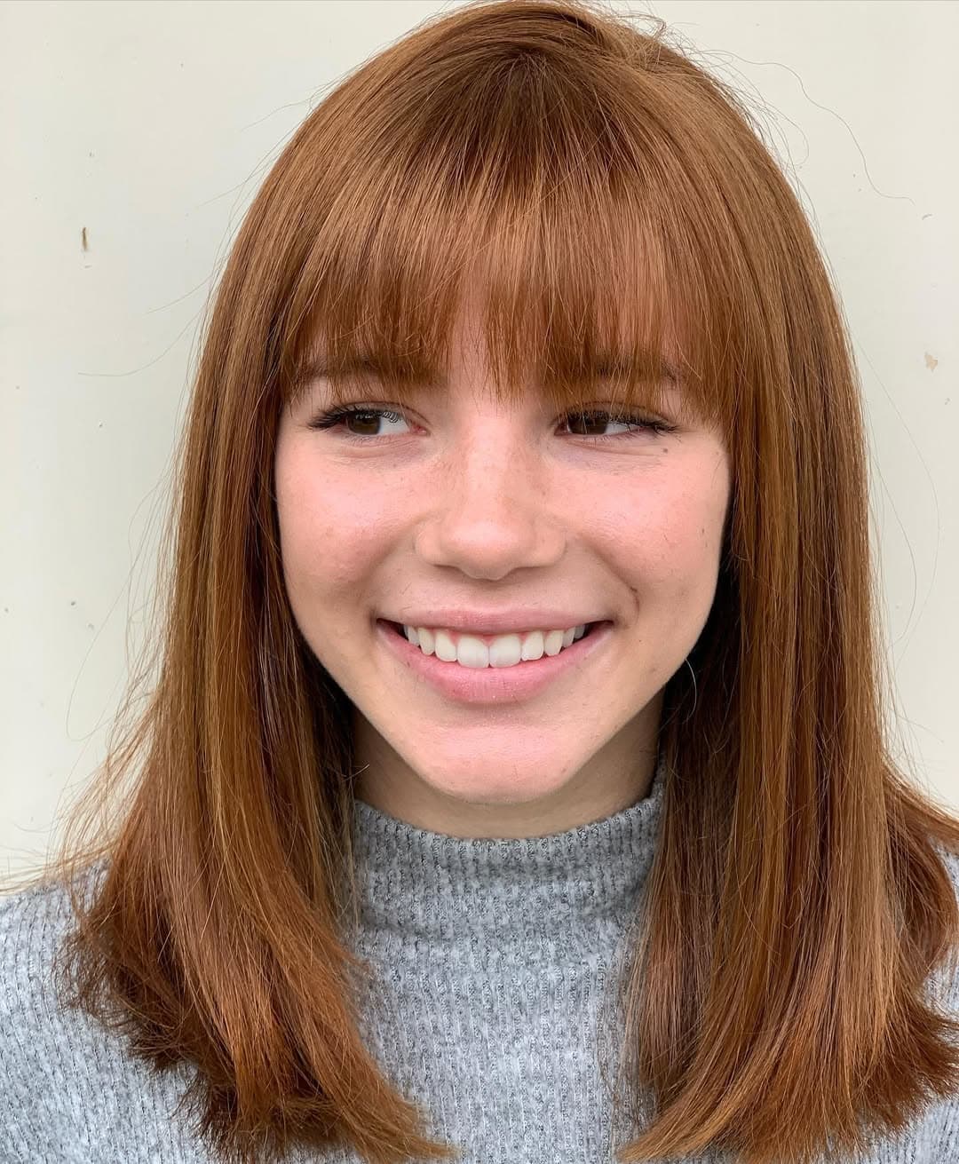 It’s hard to improve on this natural beauty...I mean...look at her! 🤩 However, those textured bangs and a nice clean trim take her to a different level!
Swipe for before ->