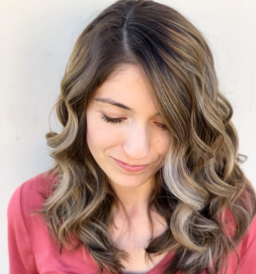 A Balayage Blend with perfect POPS💥of Blonde. The beauty of Balayage is I literally tailor it to what your hair-color goals are. Side note: Your ideal color may not happen over night...but, stick with me kid and we’ll make your dreams come true! 💋💫