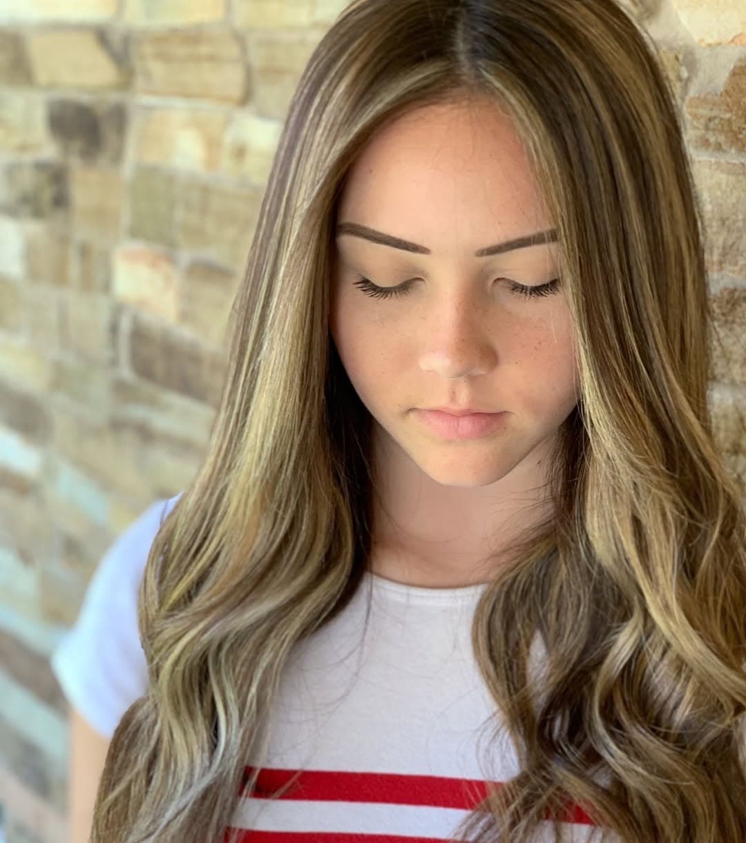 Sweet Summertime ☀️
Honestly, it’s always such an honor when a guest let’s you color their hair for Thee. First. Time!
ESPECIALLY when their hair is Gorge! Kaitlyn is a bombshell...also she makes this 37 year old envious of that perfect 17 year old skin! **sigh**
Balayaged w/ @matrix light Master
Glazed w/ @Redken Shades