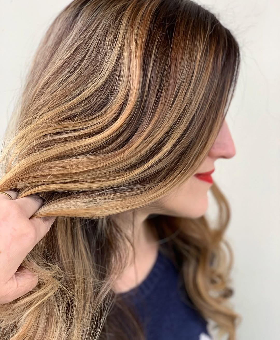Caramel Dreams ⚡️
This warm natural balayage is what dreams are made of, am I right?
Balayaged and Glazed with @matrix
.
.
.
#hairbynoellelucy #dimensionalbrunette #ocbalayage #ocbalayageartist #ochair #ochairstylist #orangecountyhair #orangecountyhairstylist #ocsalon #ochairsalon #livedinhair #bronzeblonde #caramelhair #brunettebalayage #faceframebalayage #citiesbesthairartist #showmethebalayage #matrix #matrixhaircolor #breahairstylist #brea #fullerton #yorbalinda #placentia #anaheim #anaheimhills #buenapark #lahabra #faceframebalayage #orangecountyhairdresser