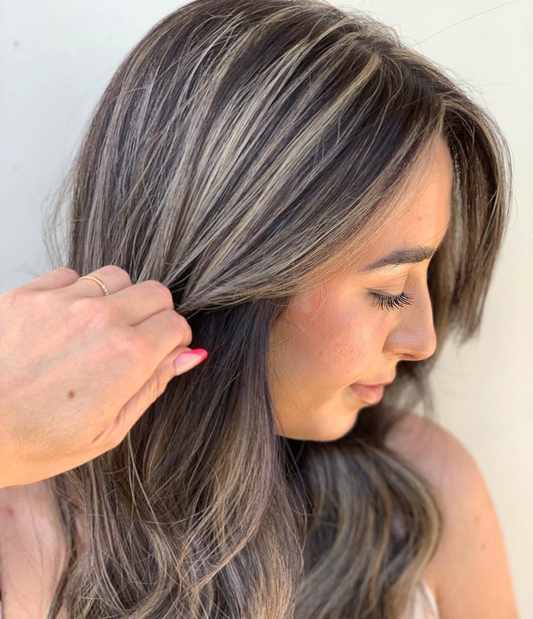 Hair GOALS!
Obsessed with the dimension and contrast. This color is everything. 😻
Baby lights and Glossed W/ @matrix
.
.
.
#hairbynoellelucy #babylights #livedincolor #balayage #ocbalayage #orangecountybalayage #brunettebalayage #ochair #ochairstylist #orangecountyhair #orangecountyhairstylist #beachywaves #brea #fullerton #yorbalinda #placentia #anaheim #anaheimhills #whittier #lahabra #buenapark #lamirada #behindthechair #matrix #Showmethebalayage #modernsalon