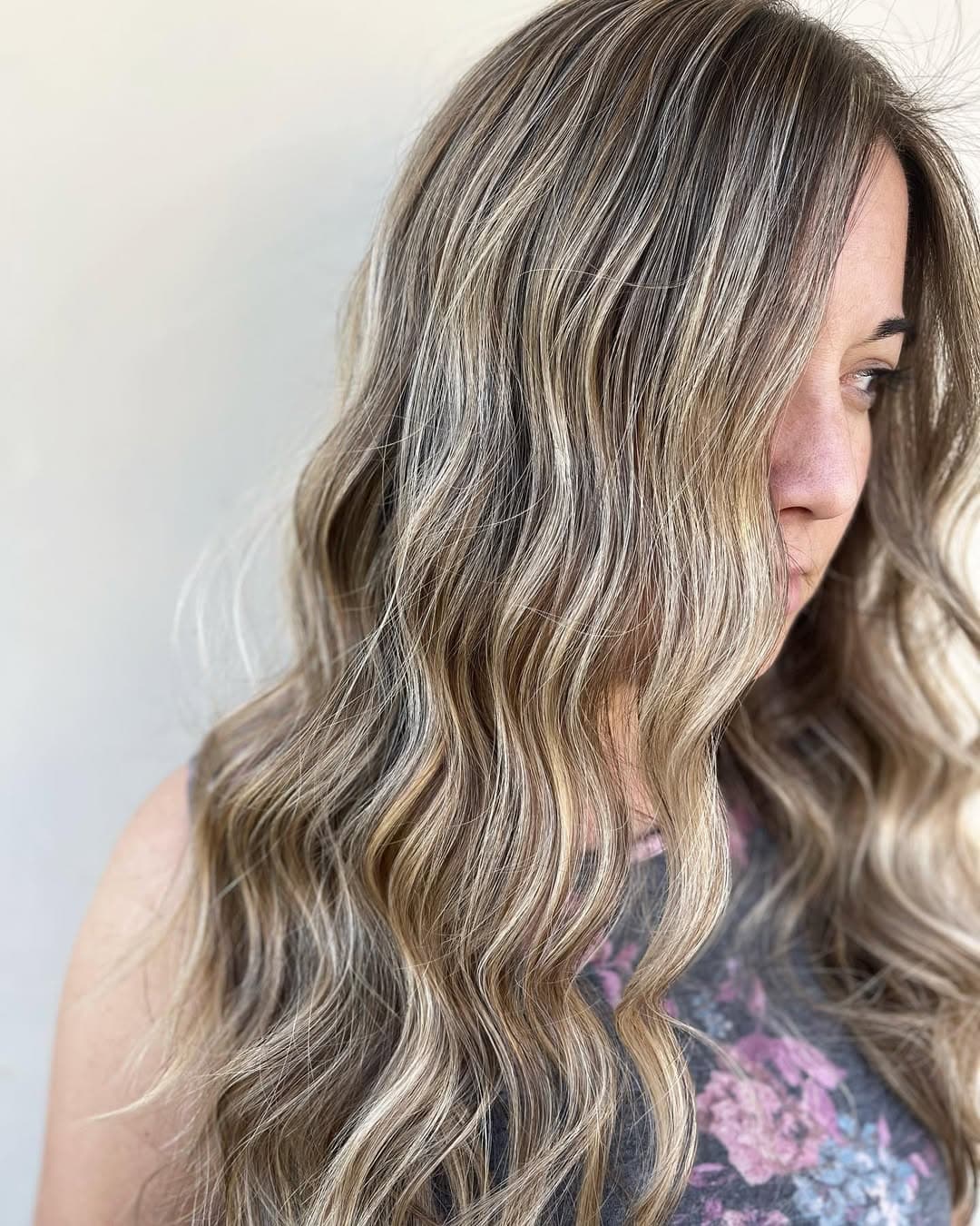 Beachy Goodness 🐚
.
.
#hairbynoellelucy #balayage #foilage #foilagetechnique #balayagehighlights #ocbalayage #ocbalayagespecialist #orangecountyhairstylist #orangecountybalayage #orangecountyhair #orangecountyhair #ochair #ochairstylist #ochairsalon #ochairextensions #ochairdresser #orangecountystylist #beachyhair #breahairstylist #brea #fullerton #fullertonhair #fullertonhairstylist #lahabra #placentia #anaheim #anaheimhills #anaheimhairstylist #anaheimhillsbuzz #buenapark #matrix